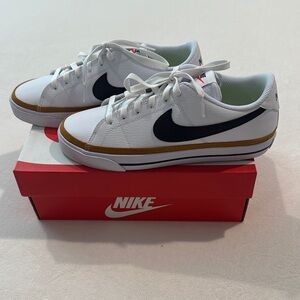 Nike White and Black Classic Sneakers